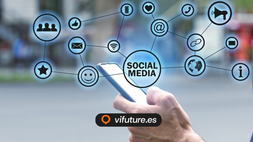 Mano con móvil y red de iconos para empresas community manager