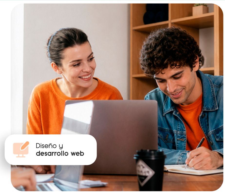 Chica y chico reunidos para diseño web con Agencia de publicidad digital